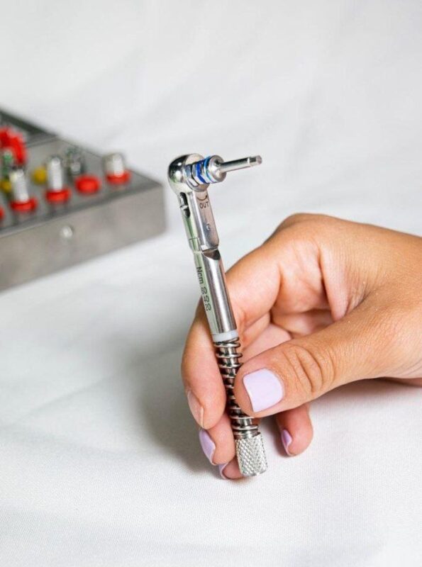 implant-torque-wrench